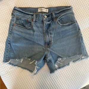Abercrombie 4” High Rise Mom Shorts